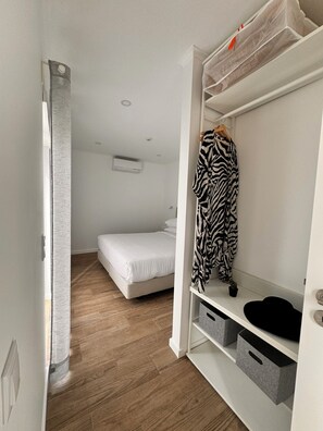 2 slaapkamers, een strijkplank/strijkijzer, wifi, beddengoed