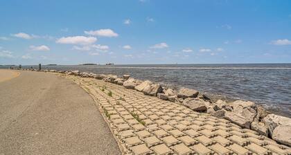 Gulf of Mexico Beach Cottage: Walk to Boat Ramp!