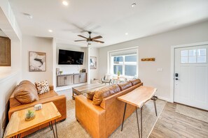 Apartment (3 Bedrooms) | Interior - Private Hot Tub: Newly Built Fraser Townhome (Fraser)