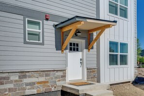 Apartment (3 Bedrooms) | Interior - Private Hot Tub: Newly Built Fraser Townhome (Fraser)