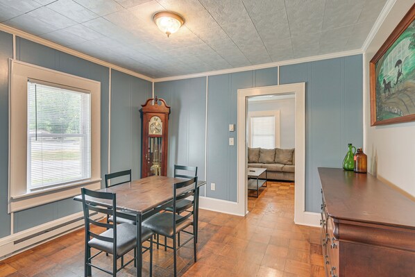 House (2 Bedrooms) | Interior