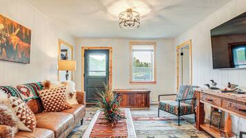 House (3 Bedrooms) | Front of property