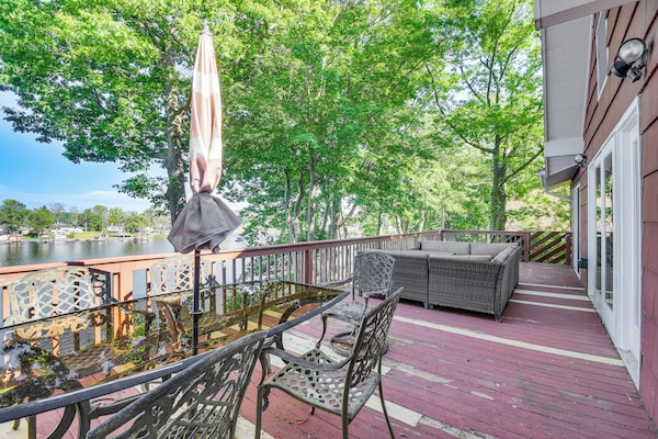 Charming Wolcott Cottage W/ Fire Pit & Mini Dock - Sodus Point, NY