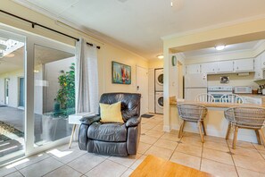 Interior - Cute Cocoa Beach Condo w/ Pool & Beach Access! (Cocoa Beach)