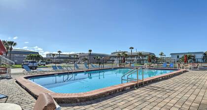 Cute Cocoa Beach Condo w/ Pool & Beach Access!