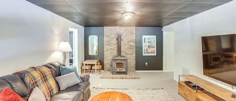 House (5 Bedrooms) | Interior