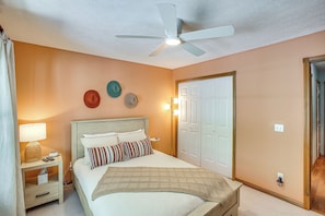 Interior - Lakefront Home w/ Deck, Near Mammoth Cave Park! (Cub Run)