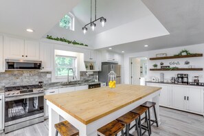 Interior - Ohio Farmhouse Retreat w/ Fire Pit & Patio (Monroeville)