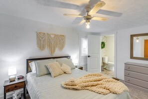 House (2 Bedrooms) | Interior