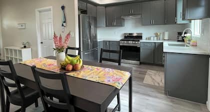 Charming 3-bedroom house Tropical theme delightful Garden Grove