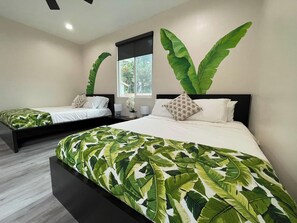 3 室のベッドルーム、アイロン / アイロン台、WiFi、ベッドシーツ