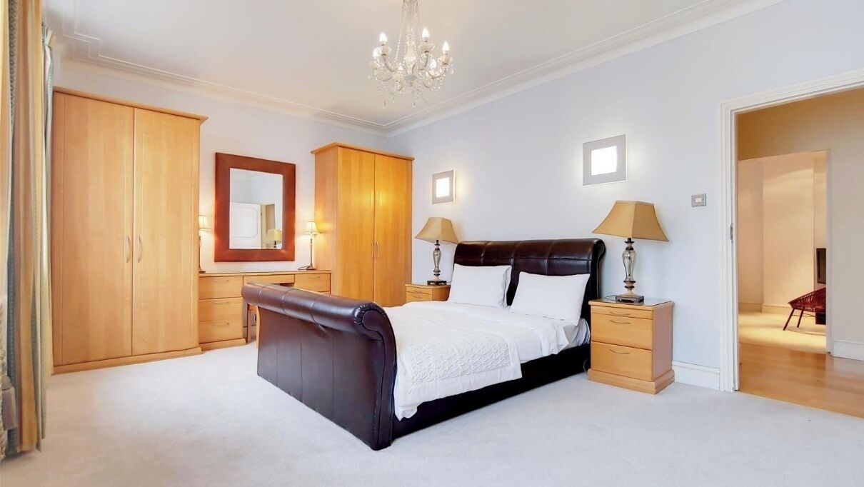 Apartemen Khas, 4 kamar tidur | 4 kamar tidur, tirai kedap cahaya, dan setrika/meja setrika