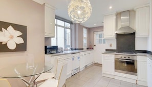 Signature Apartment, 4 Bedrooms | Private kitchen | Fridge, microwave, oven, stovetop - The Lancaster Residences (London)