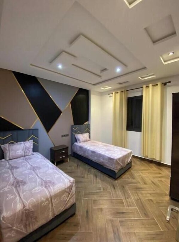 6 bedrooms, WiFi, bed sheets