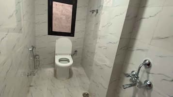 Classic Room | Bathroom