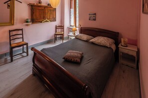 3 Schlafzimmer, Bügeleisen/Bügelbrett, Bettwäsche
