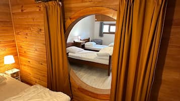 5 chambres, fer et planche à repasser, lit parapluie, Wi-Fi gratuit