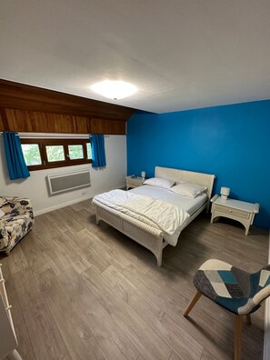 5 bedrooms, iron/ironing board, travel crib, free WiFi