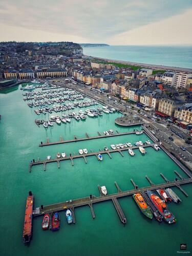 "Le Panorama du Quai Henri IV" Port view - City center 