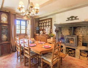 Dining - Le Moulin du Planchat 8pers (Saint-Sauves-d´Auvergne)