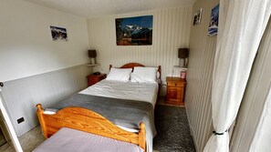 4 bedrooms, iron/ironing board, travel cot, free WiFi