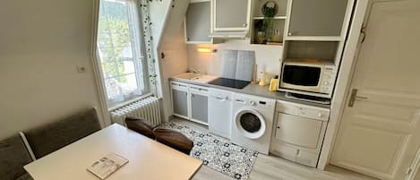 Fridge, microwave, oven, dishwasher