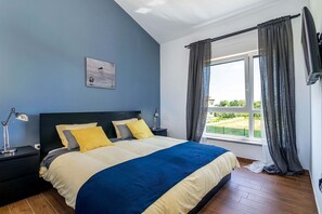 5 bedrooms, iron/ironing board, WiFi, bed sheets - Villa Jan in Valbandon (Valbandon)