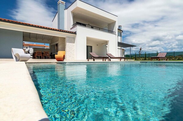 Pool - Villa Jan in Valbandon (Valbandon)