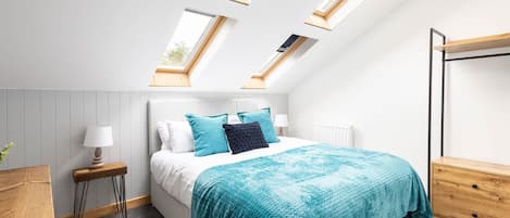 10 slaapkamers, een strijkplank/strijkijzer, gratis wifi, beddengoed