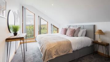 10 bedrooms, iron/ironing board, free WiFi, bed sheets