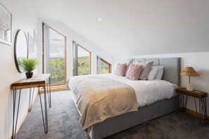 10 bedrooms, iron/ironing board, free WiFi, bed sheets - Host & Stay | Crackin' View (Hexham)