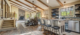 Buckskin Hideaway, Hiking & Biking Trails  BBQ