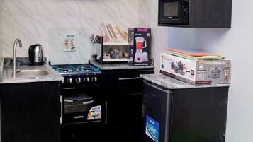 Fridge, microwave, oven, blender