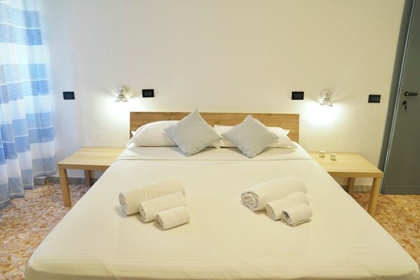 3 عدّة غرف نوم ومكتب وواي فاي وملاءات أسرّة