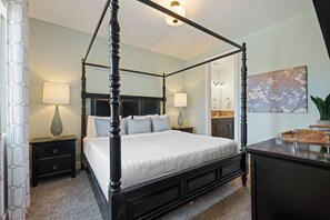 7 bedrooms, desk, iron/ironing board, travel cot