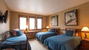 Condo, 2 Bedrooms | 2 bedrooms, free WiFi