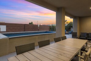 ハウス ベッドルーム (複数) | 屋外ダイニングエリア