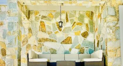 Padre Beach House 5 Bedroom Home by RedAwning