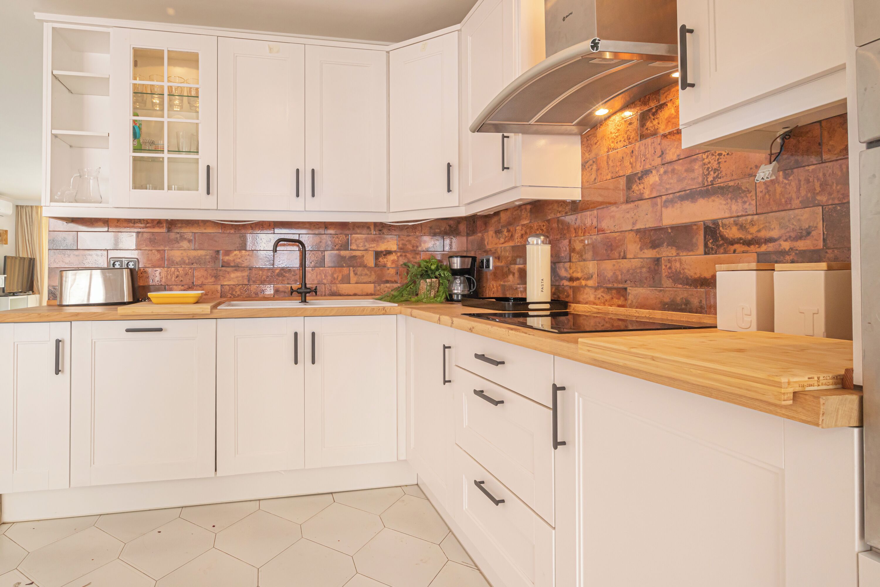 Family Townhome, Multiple Bedrooms, 2 Bathrooms (Casa limonero Miraflores) | Private kitchen | Fridge, microwave, oven, stovetop