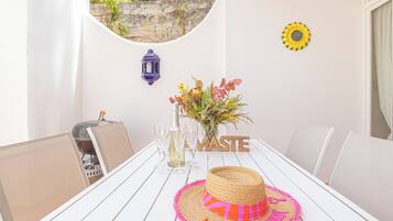 Family Townhome, Multiple Bedrooms, 2 Bathrooms (Casa limonero Miraflores) | Outdoor dining