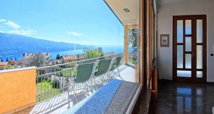 Villa Arianna – Exklusive Gardasee-Blick Villa mit privatem Pool