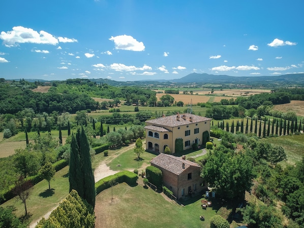Aerial view - Villa Acquaviva With Pool In Perugia (Castiglione del Lago)