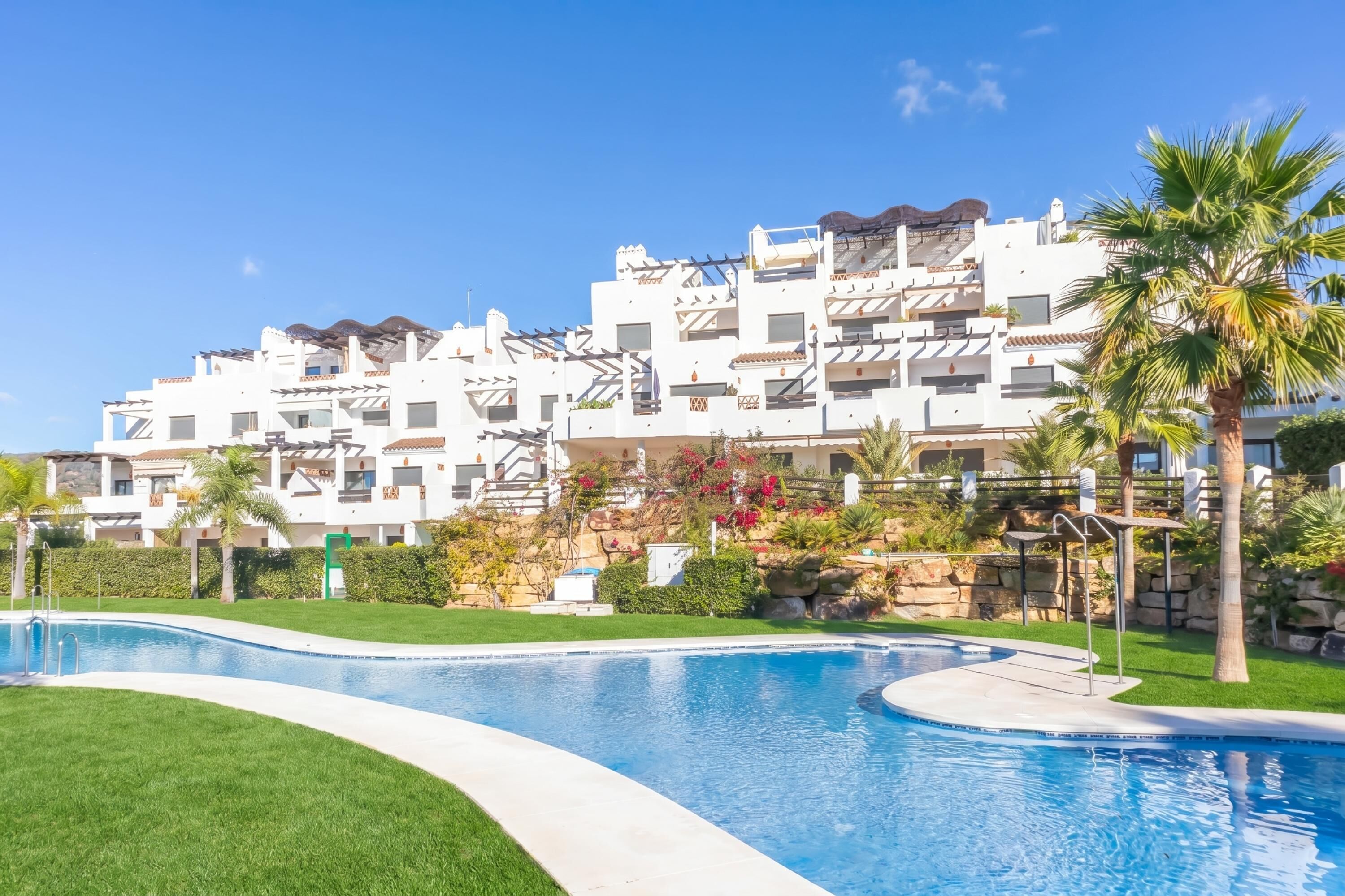 Appartement Familial, plusieurs chambres, 2 salles de bains (Sunset Golf International) | Piscine | Piscine extérieure (ouverte en saison)