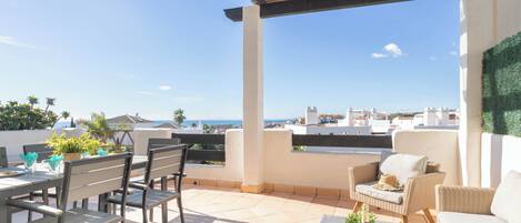 Family Apartment, Multiple Bedrooms, 2 Bathrooms, Mountainside (Sunset Golf International) | Outdoor dining