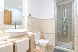 Family Apartment, Multiple Bedrooms, 2 Bathrooms, Mountainside (Sunset Golf International) | Bathroom | Separate bathtub and shower, hair dryer, towels, soap - Sunset Golf International (Estepona)