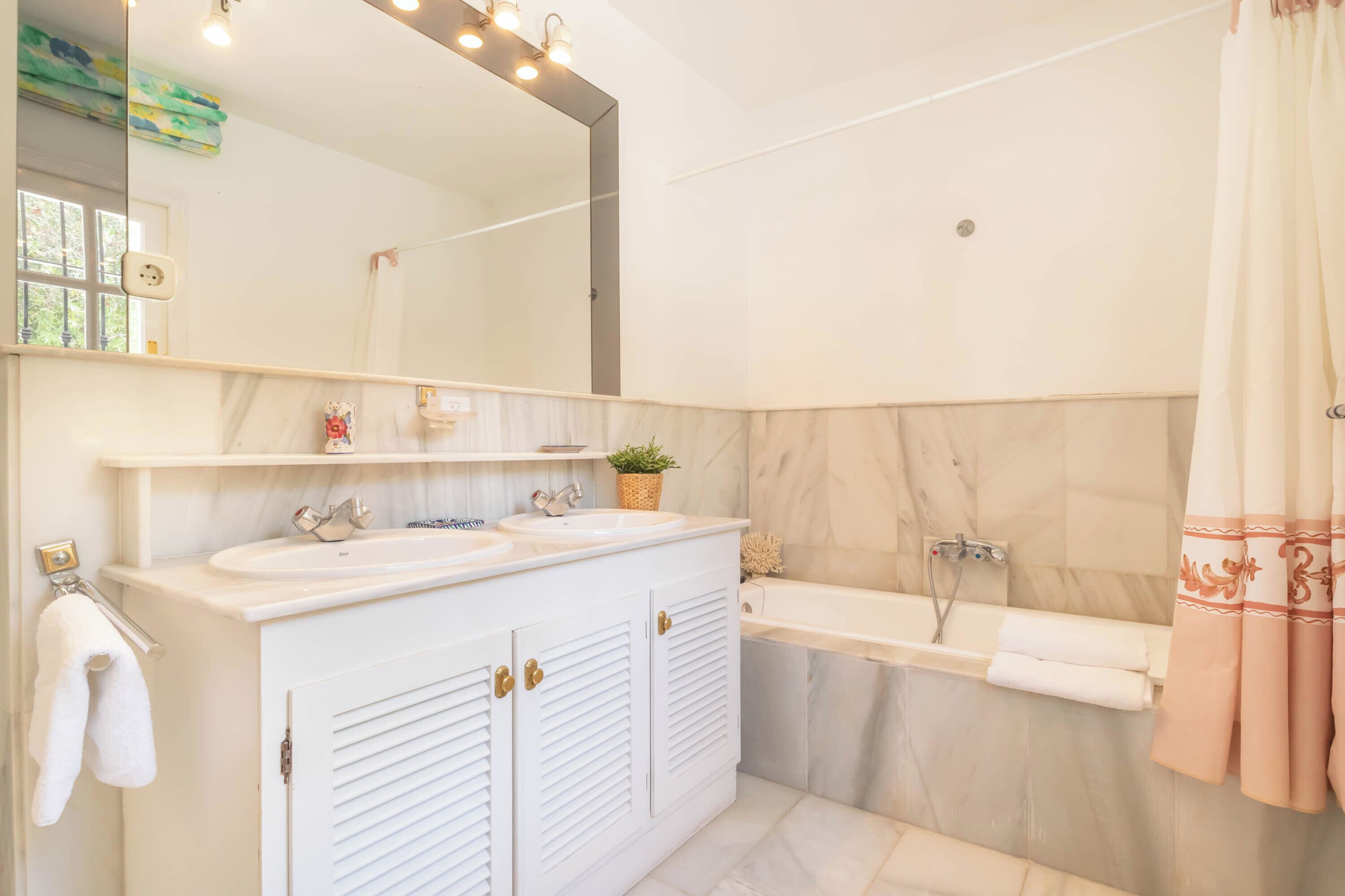 Photo - Cortijo Villa Padierna El Lago