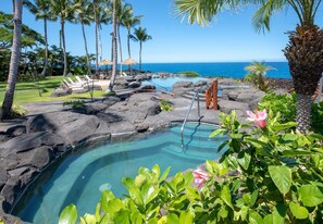 Pool - Mauna Lani Lux 6BD Estate: Golf, Ocean Views & Infinity Pool at One Ocean (Kamuela)