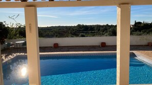 Pool - Villa in Silves with Private Garden, Pool, Air Con and Outdoor Kitchen/BBQ area (Silves)
