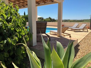 Pool - Villa in Silves with Private Garden, Pool, Air Con and Outdoor Kitchen/BBQ area (Silves)