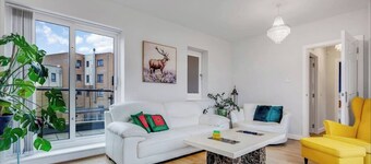 Beautiful Detached House by The Lakes • Free Parking • Smart TVs • Fast Wifi